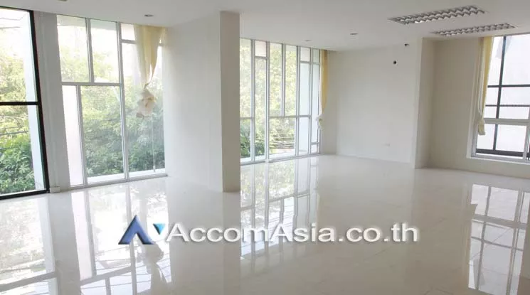  Office space For Rent in Sukhumvit, Bangkok  near BTS Phrom Phong (AA17077)